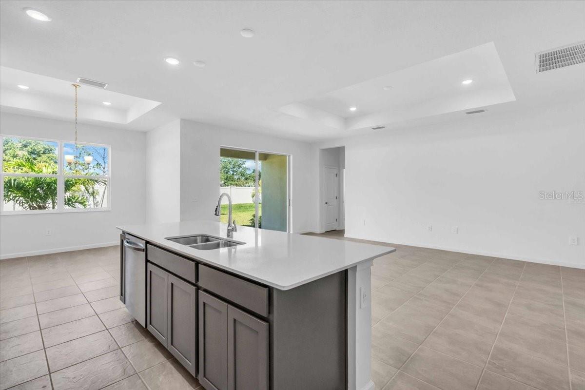 Image 6 of 15 For 9581 Vibrant Lane