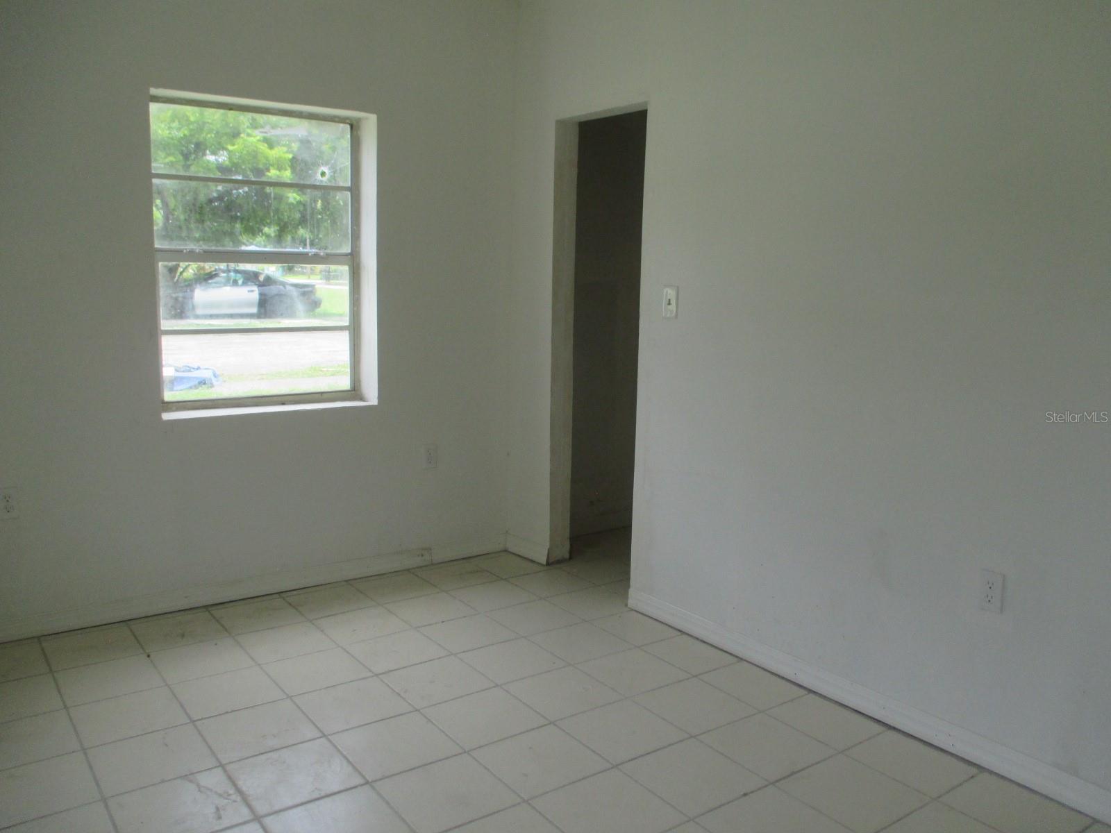 Image 10 of 18 For 2112 Lee Street