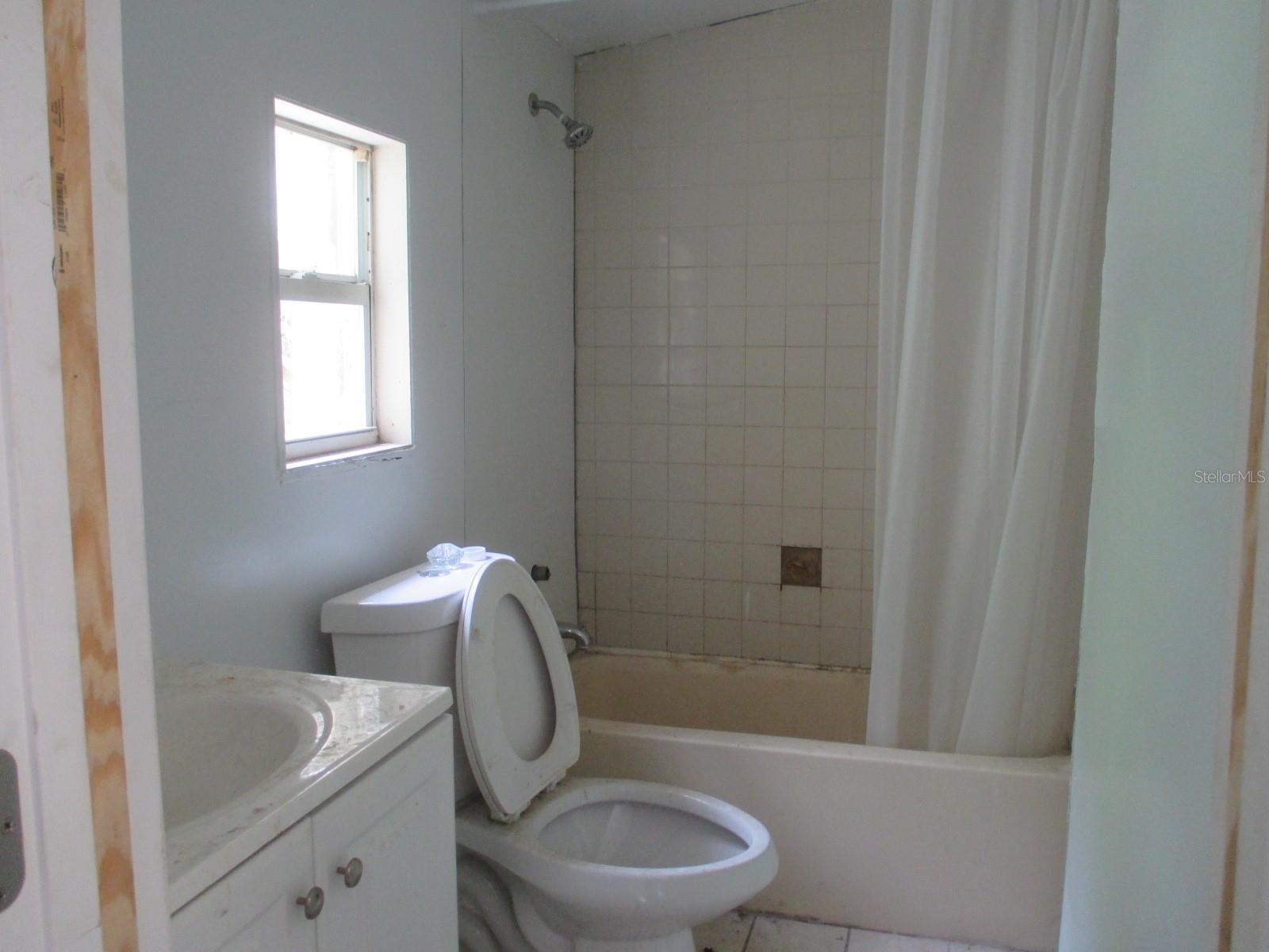 Image 12 of 18 For 2112 Lee Street