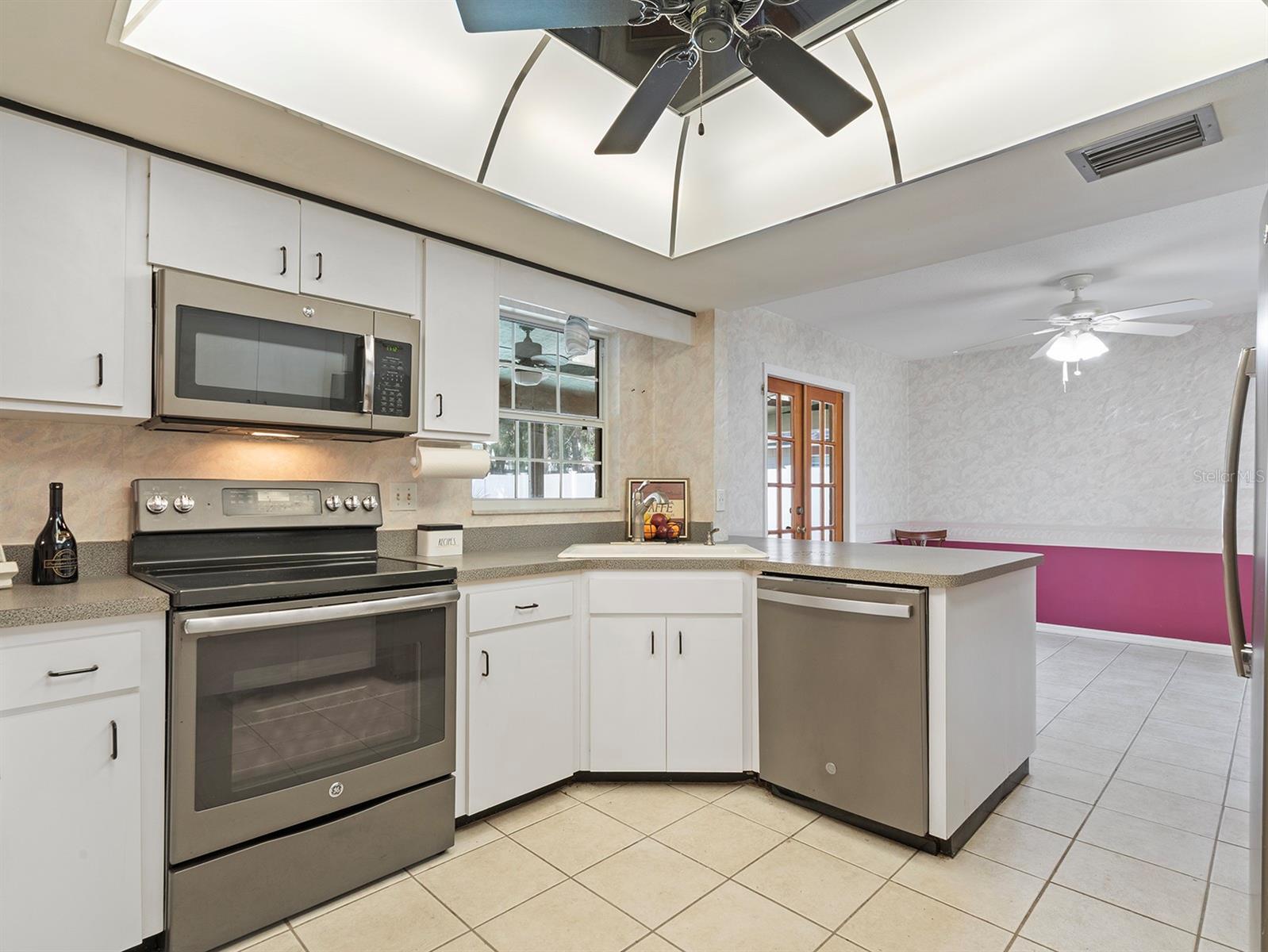 Image 8 of 28 For 2151 Conifer Avenue