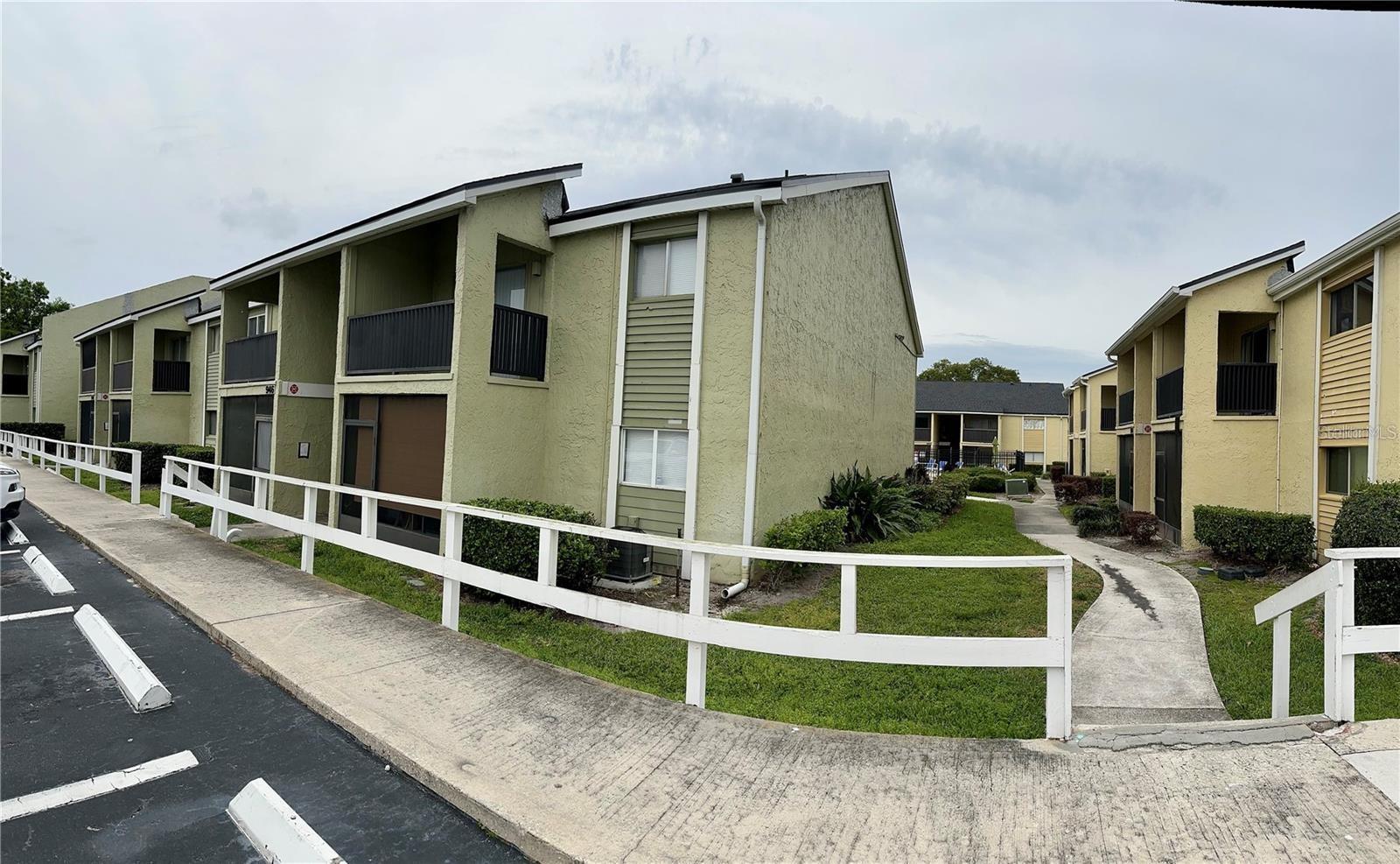 Image 12 of 16 For 950 Lake Destiny Road C