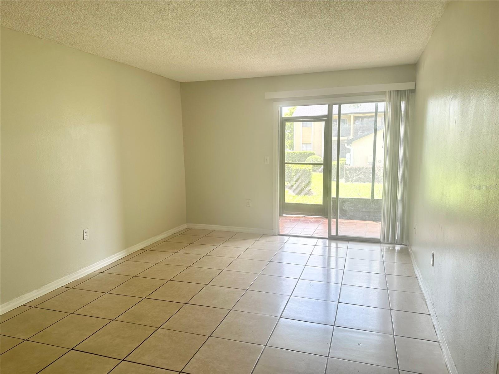 Image 3 of 16 For 950 Lake Destiny Road C