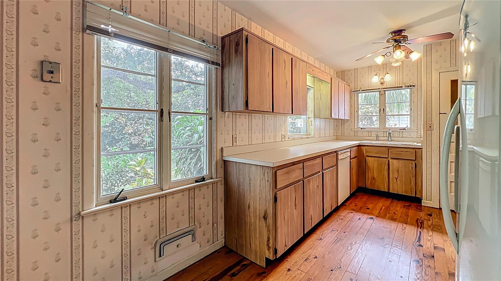Image 15 of 71 For 1606 Orangewood Avenue