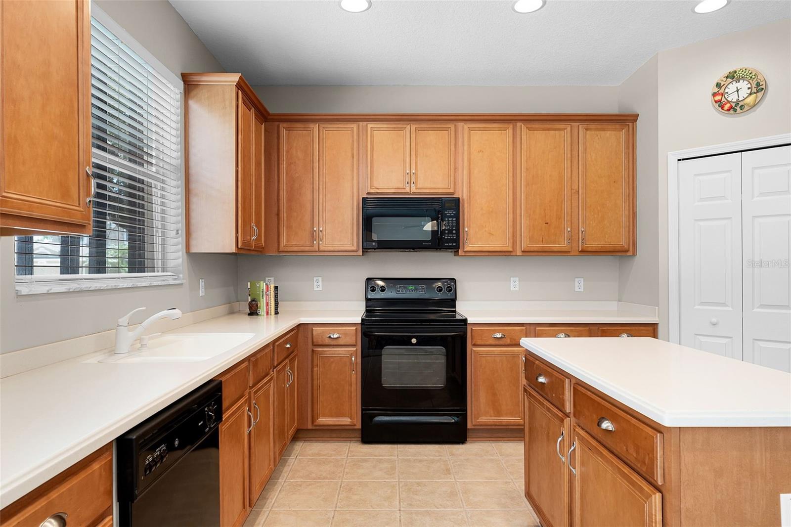 Image 14 of 34 For 9631 Renwick Court