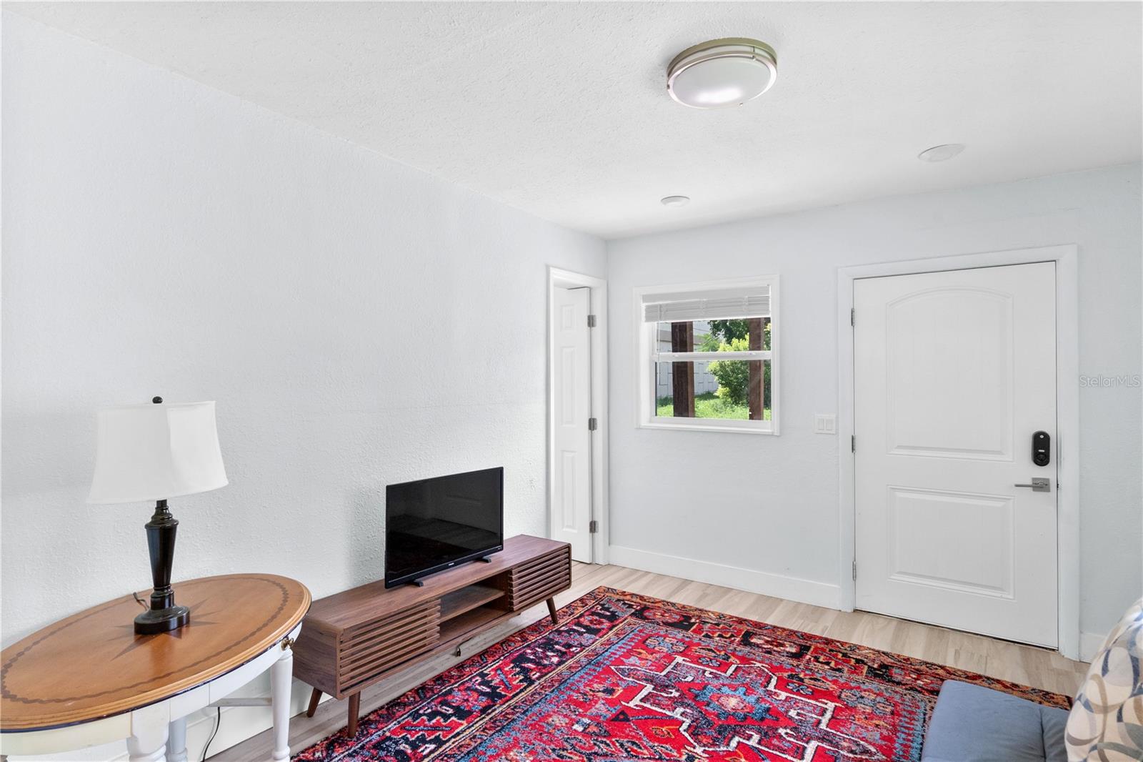 Image 3 of 23 For 1921 Dartmouth Avenue
