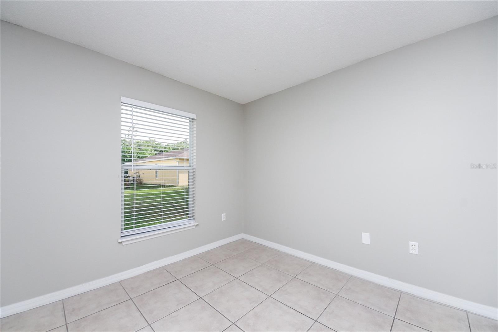 Image 11 of 16 For 741 Cockatoo Court