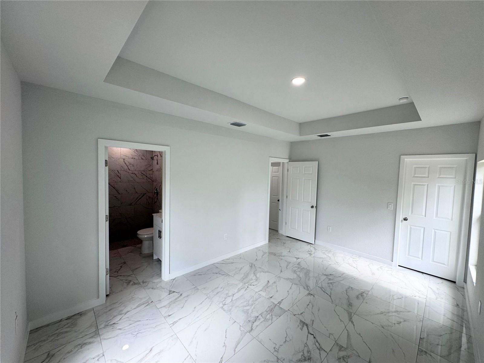 Image 13 of 31 For 842 Sentinela Boulevard