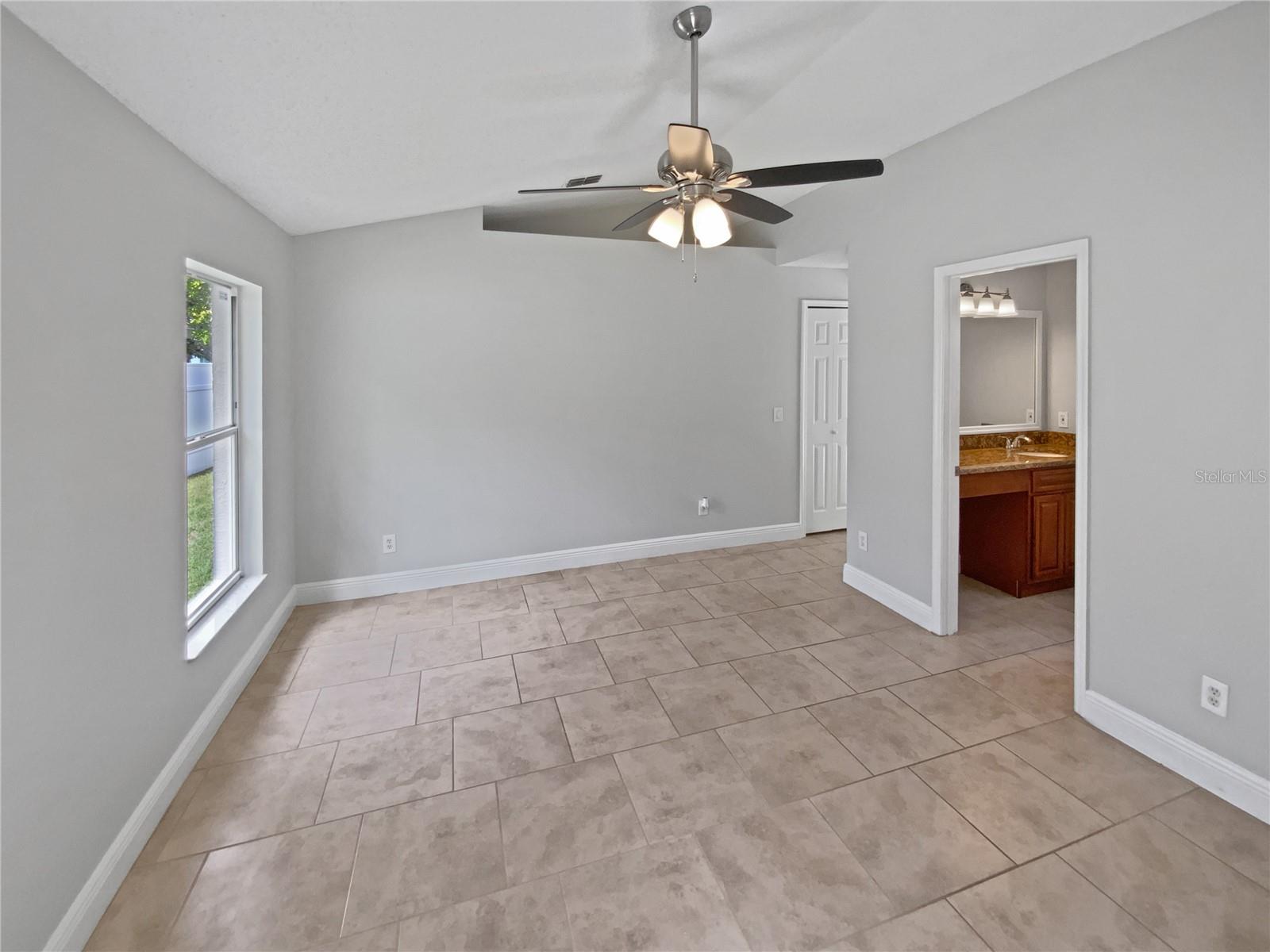Image 18 of 25 For 8994 Fort Jefferson Boulevard