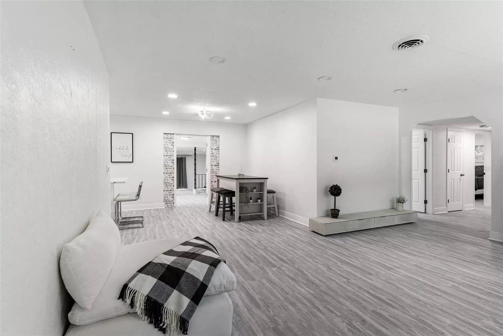 Image 4 of 44 For 2909 Hargill Drive