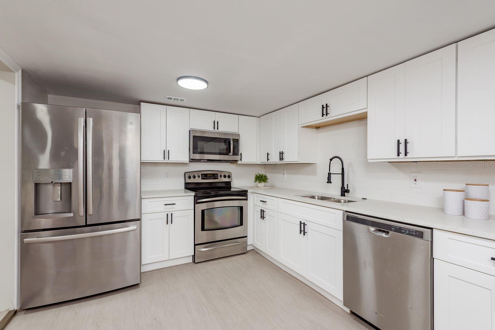 Image 10 of 22 For 709 1st Avenue Ne