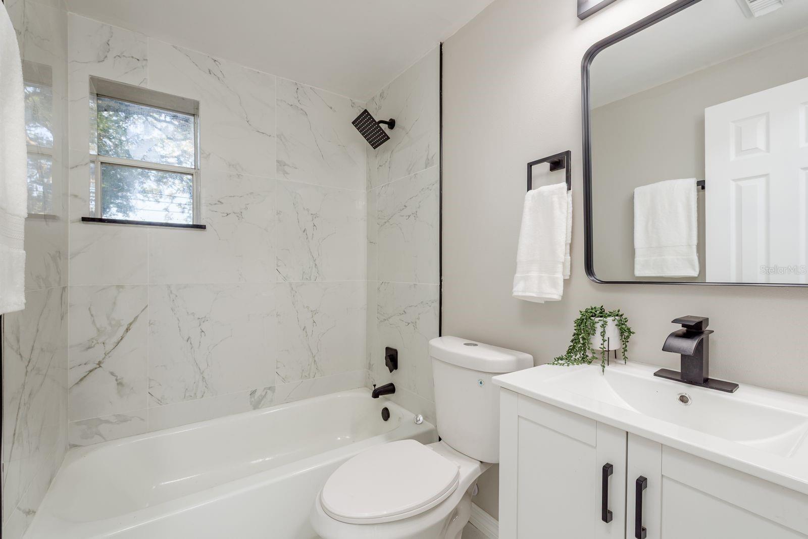 Image 17 of 22 For 709 1st Avenue Ne