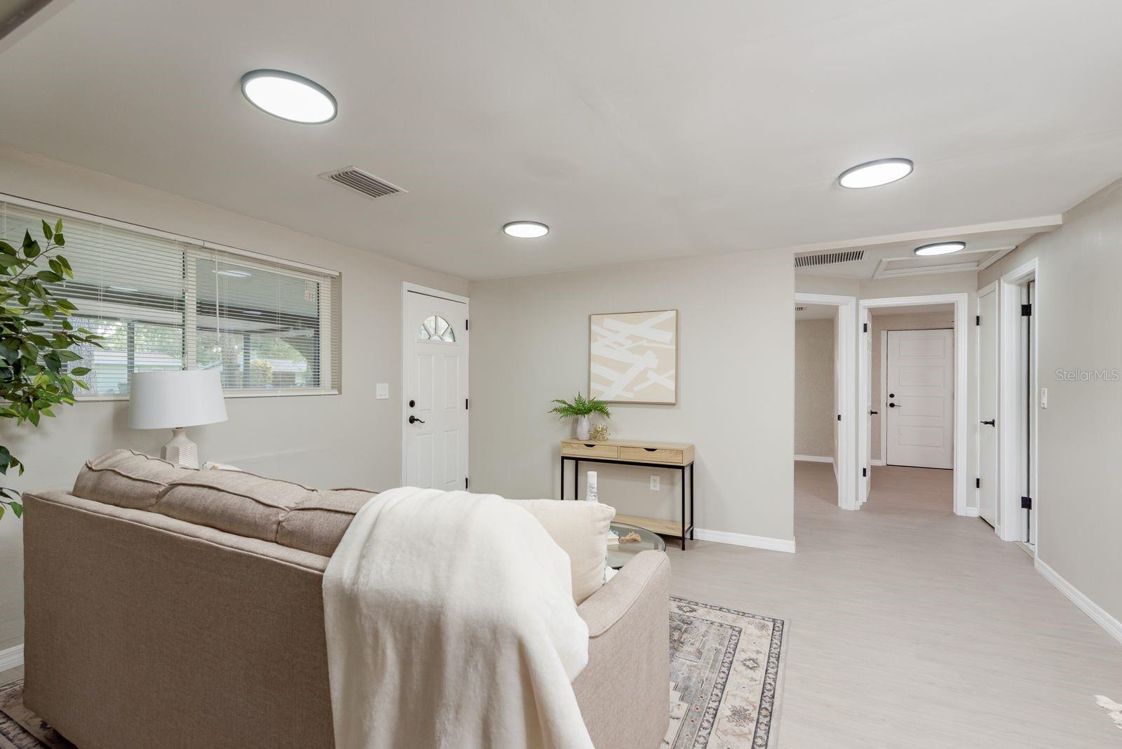 Image 7 of 22 For 709 1st Avenue Ne