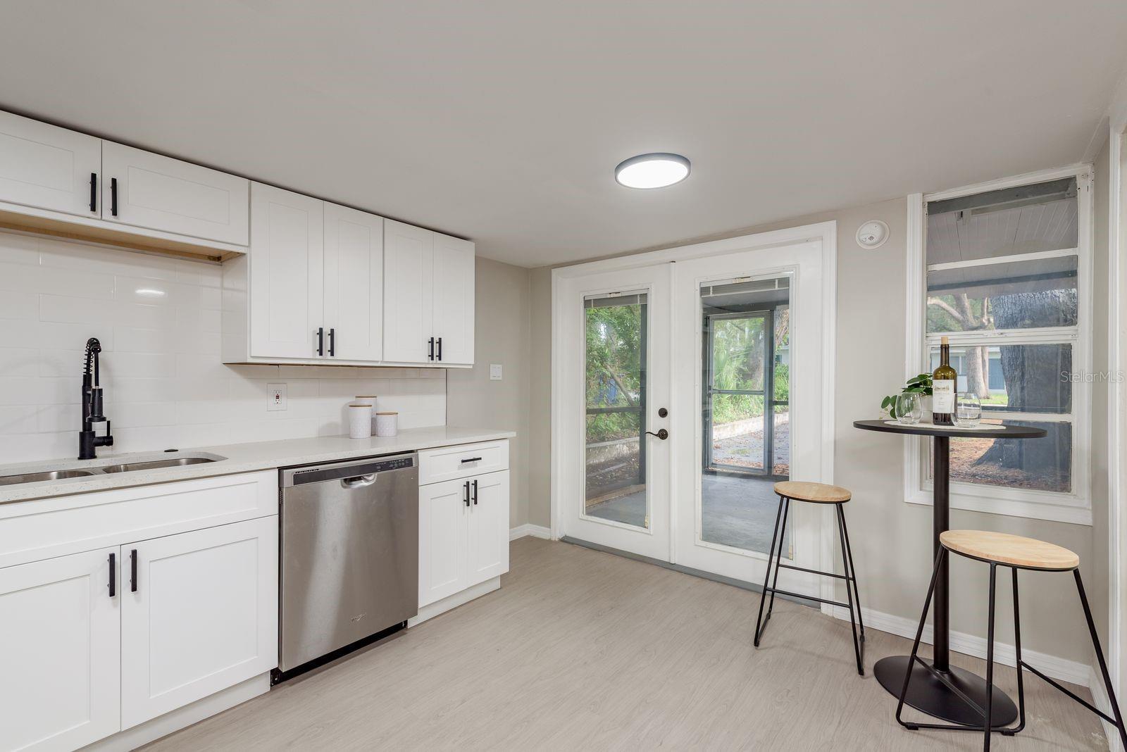 Image 9 of 22 For 709 1st Avenue Ne