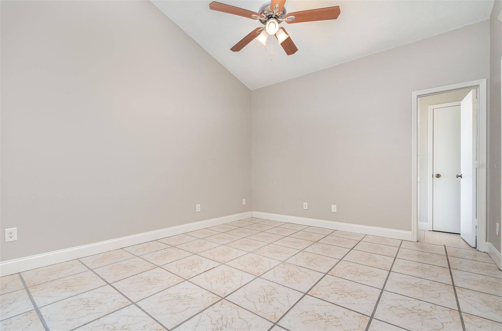 Image 13 of 26 For 11715 Sindlesham Court