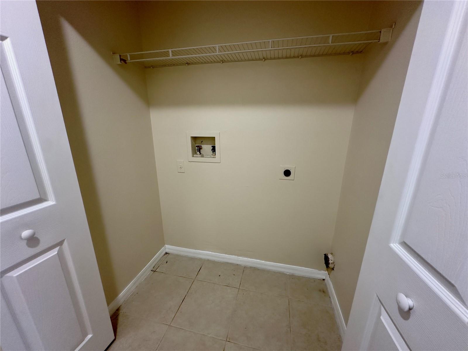 Image 10 of 18 For 755 Palaiseau Court