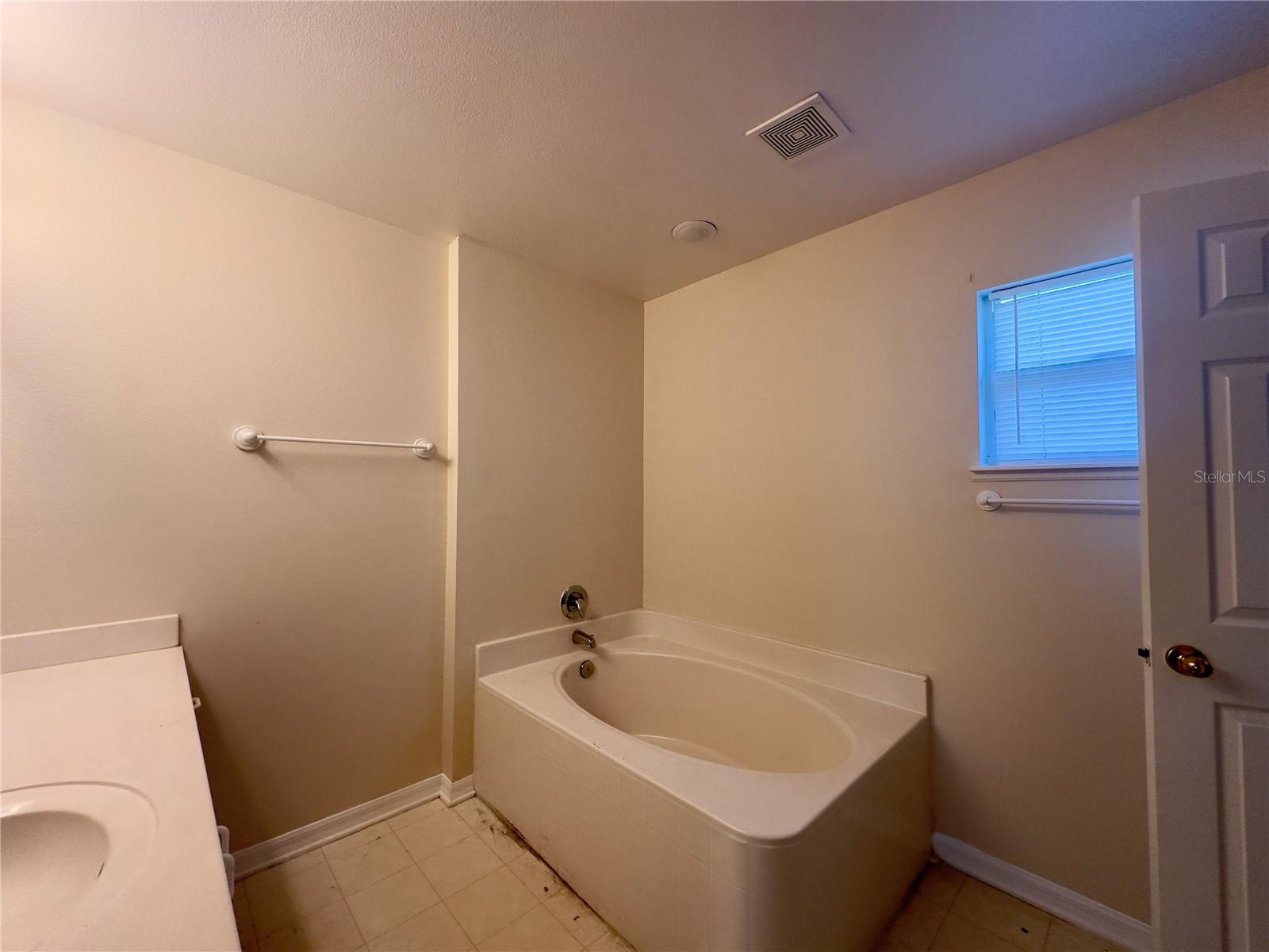 Image 16 of 18 For 755 Palaiseau Court