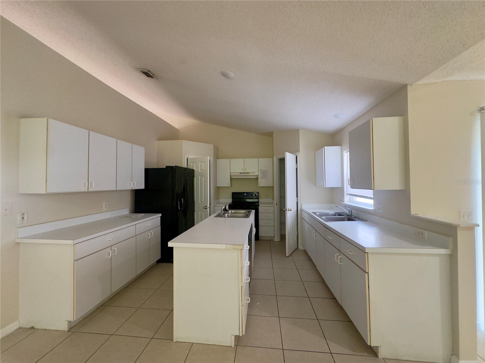 Image 17 of 18 For 755 Palaiseau Court