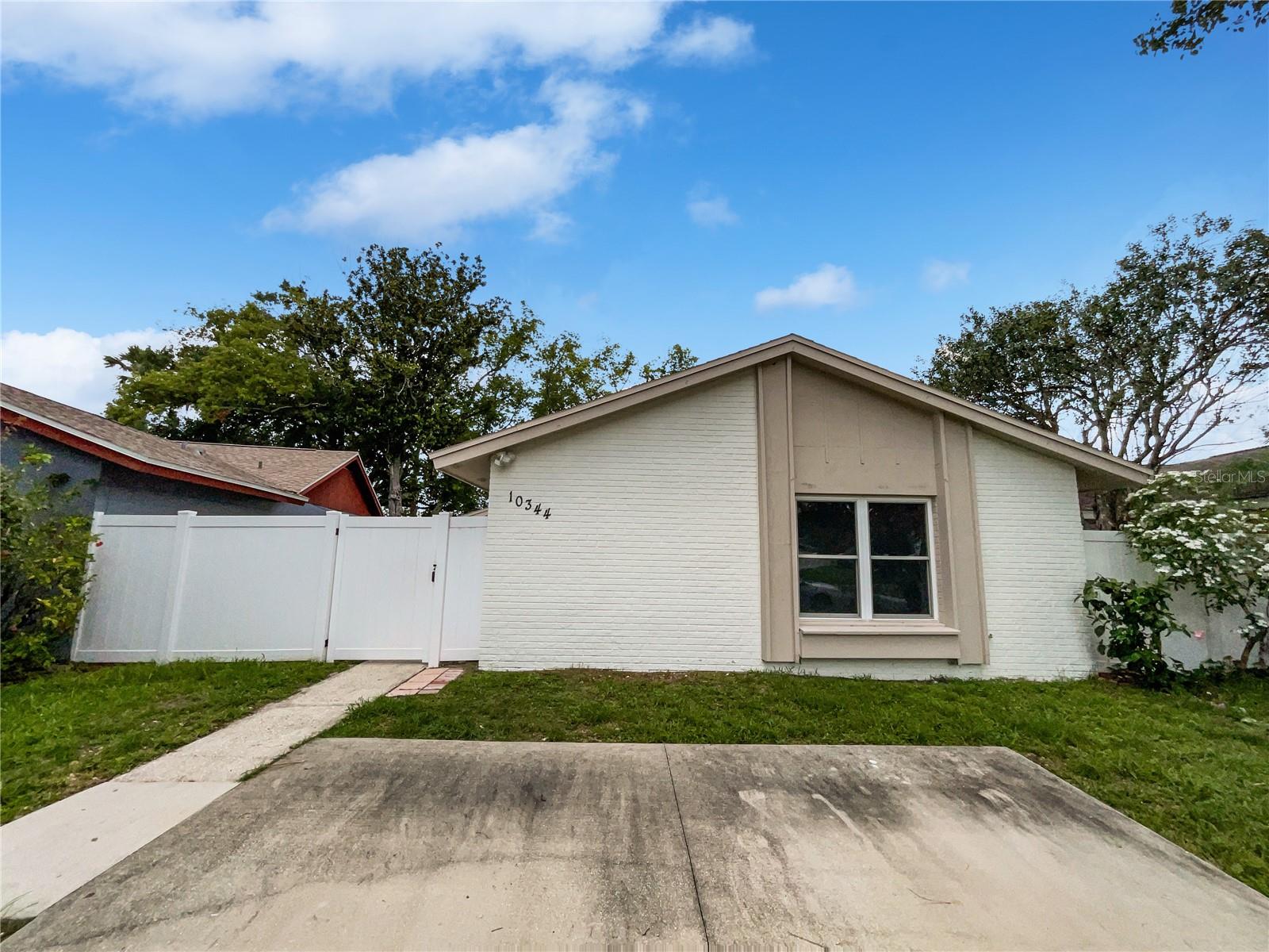 Image 10 of 18 For 10344 Rosemount Drive
