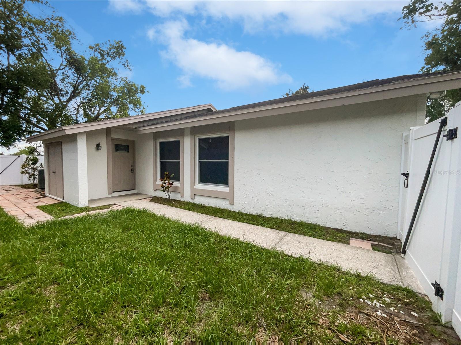 Image 11 of 18 For 10344 Rosemount Drive
