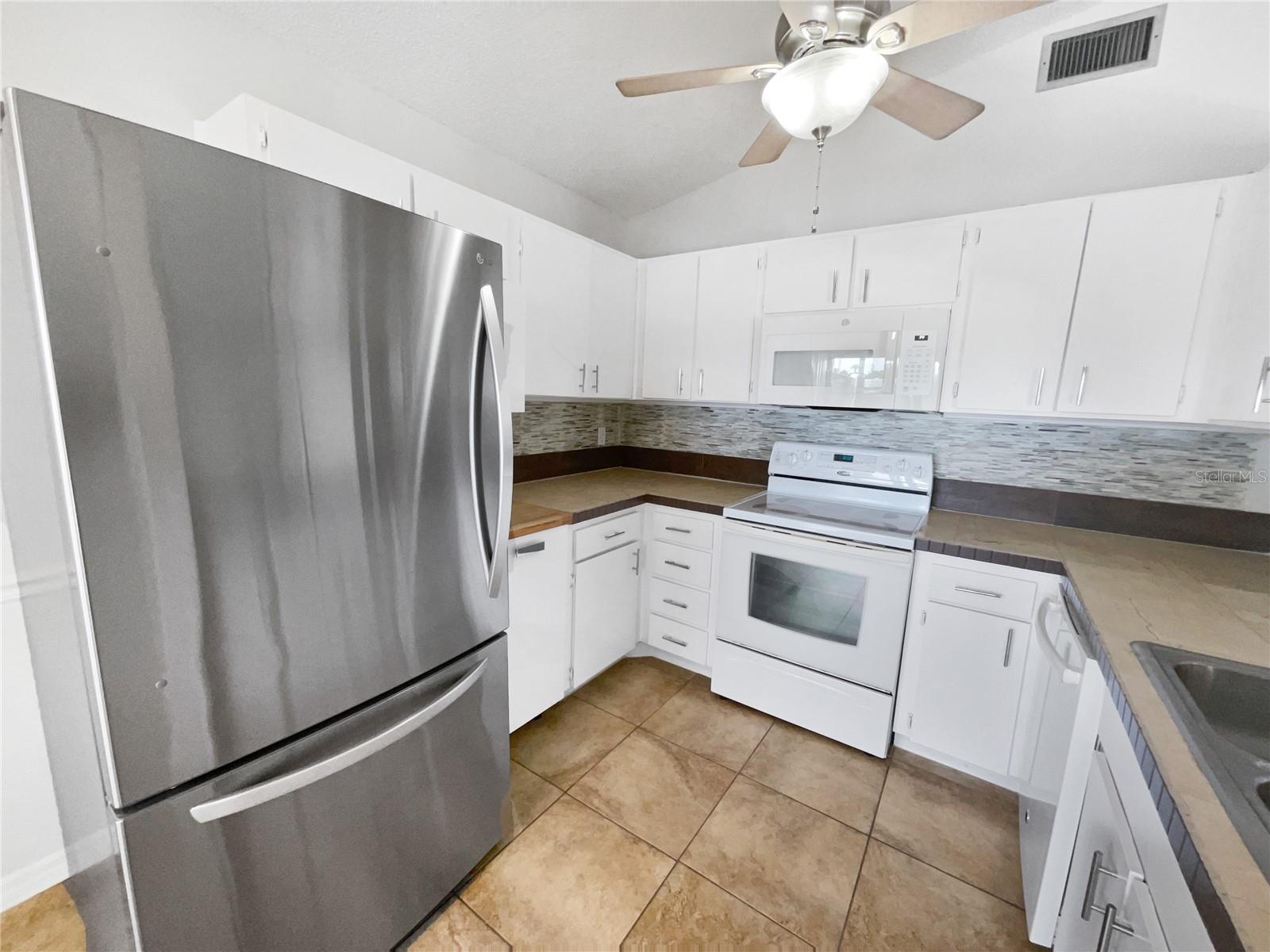 Image 15 of 18 For 10344 Rosemount Drive