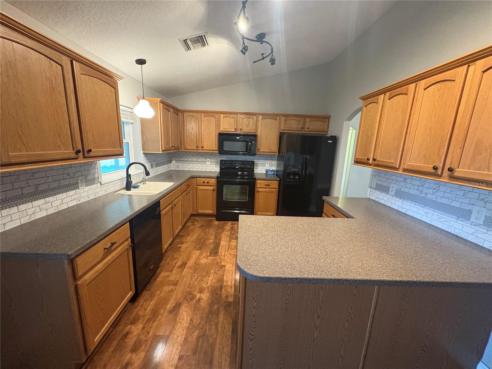 Image 4 of 18 For 35909 Joewood Avenue