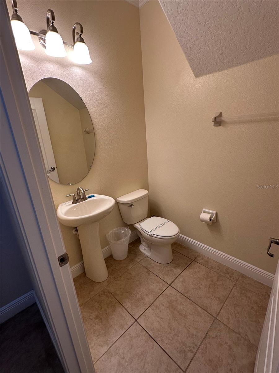Image 26 of 93 For 1452 Moon Valley Drive
