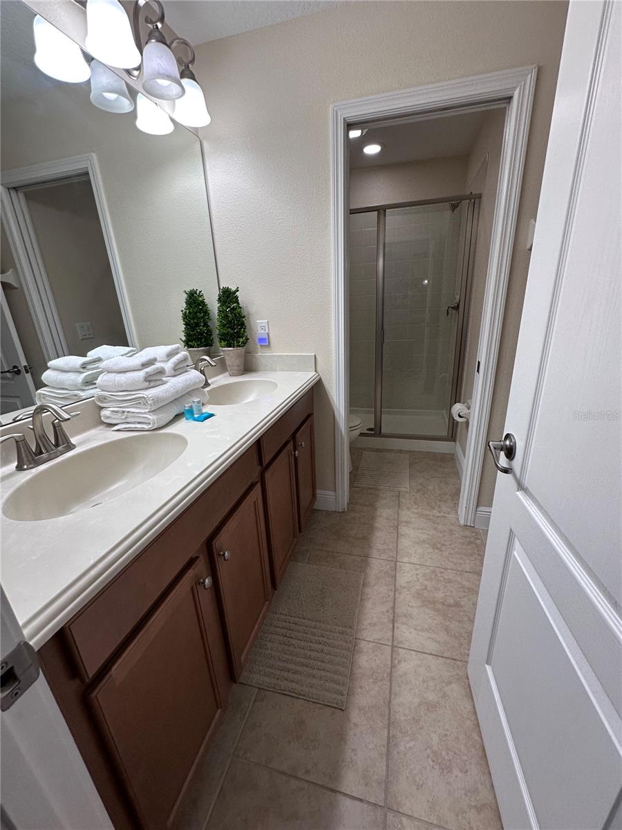 Image 42 of 93 For 1452 Moon Valley Drive