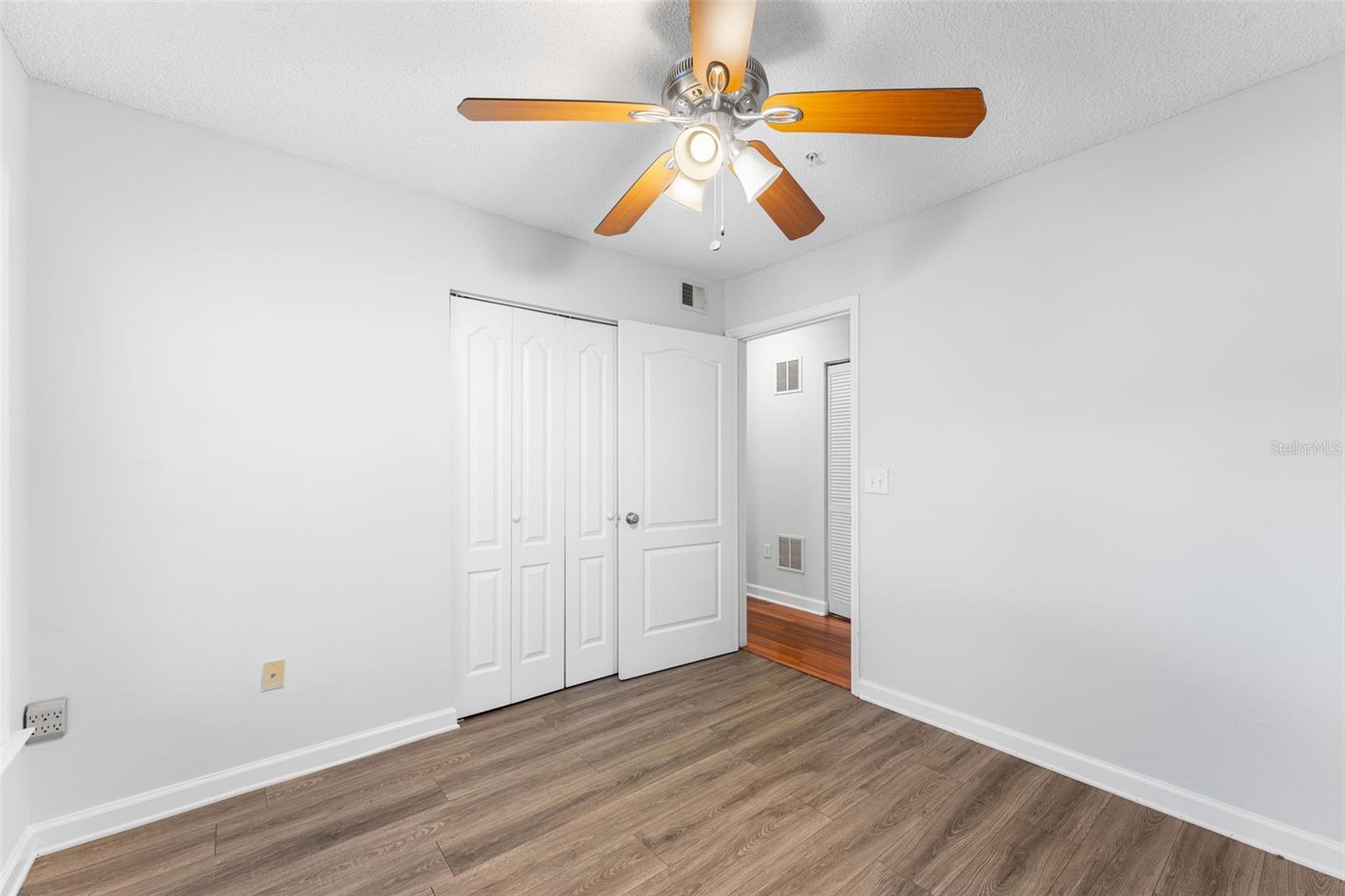 Image 21 of 36 For 2041 Dixie Belle Drive 2041c