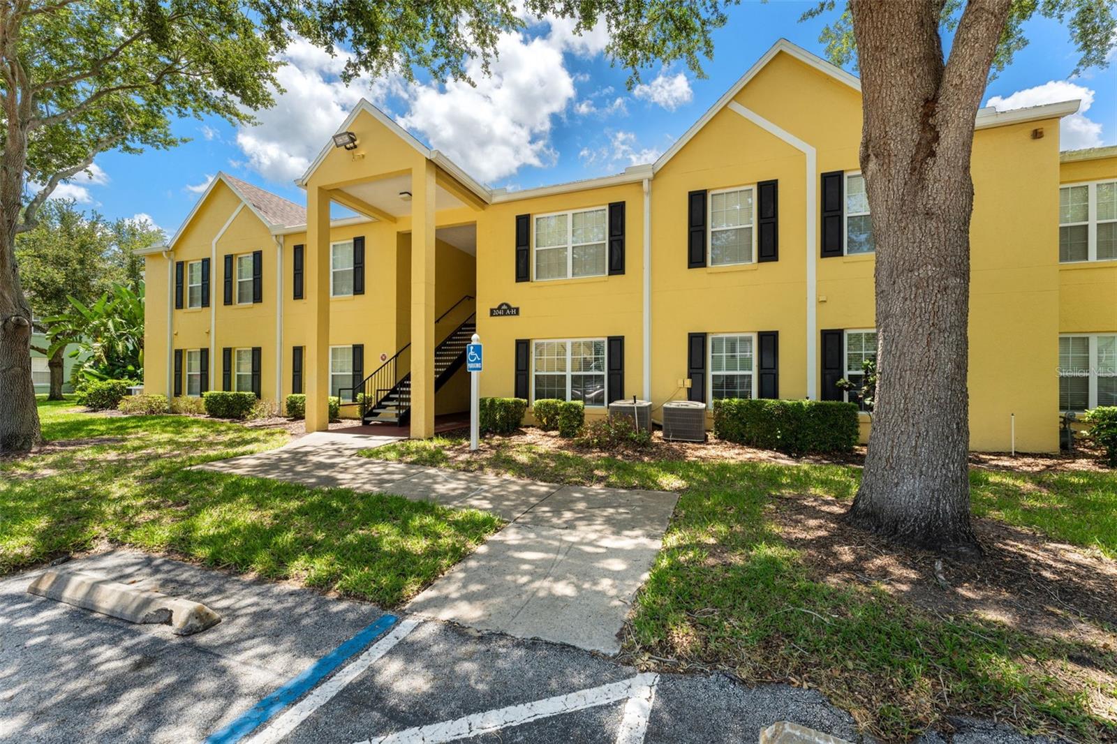 Image 27 of 36 For 2041 Dixie Belle Drive 2041c