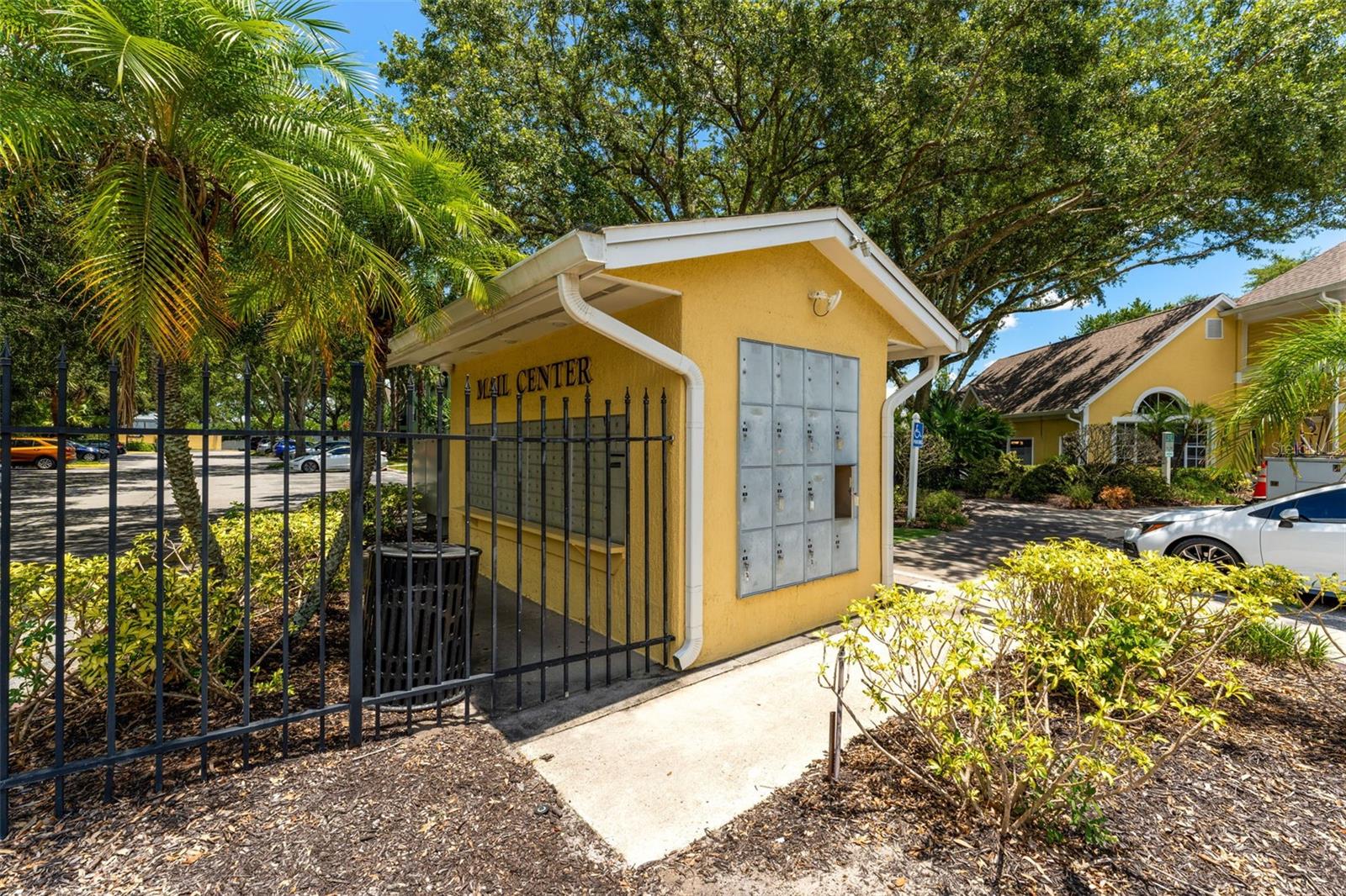 Image 34 of 36 For 2041 Dixie Belle Drive 2041c