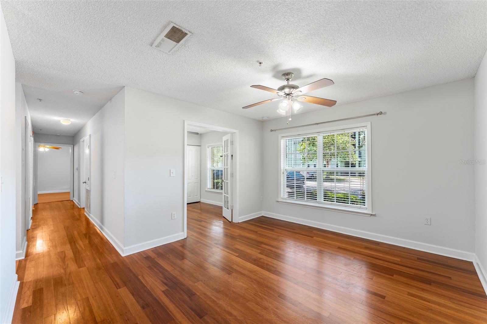 Image 5 of 36 For 2041 Dixie Belle Drive 2041c