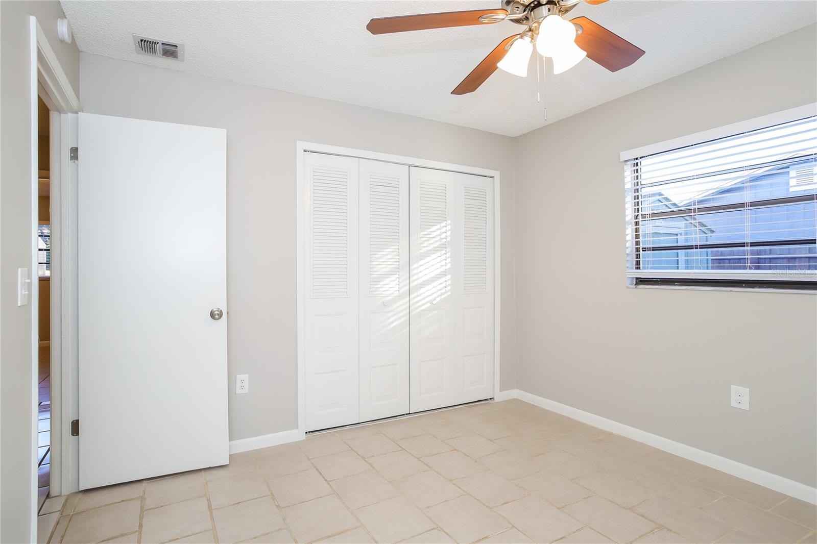 Image 11 of 16 For 1795 King Edward Drive