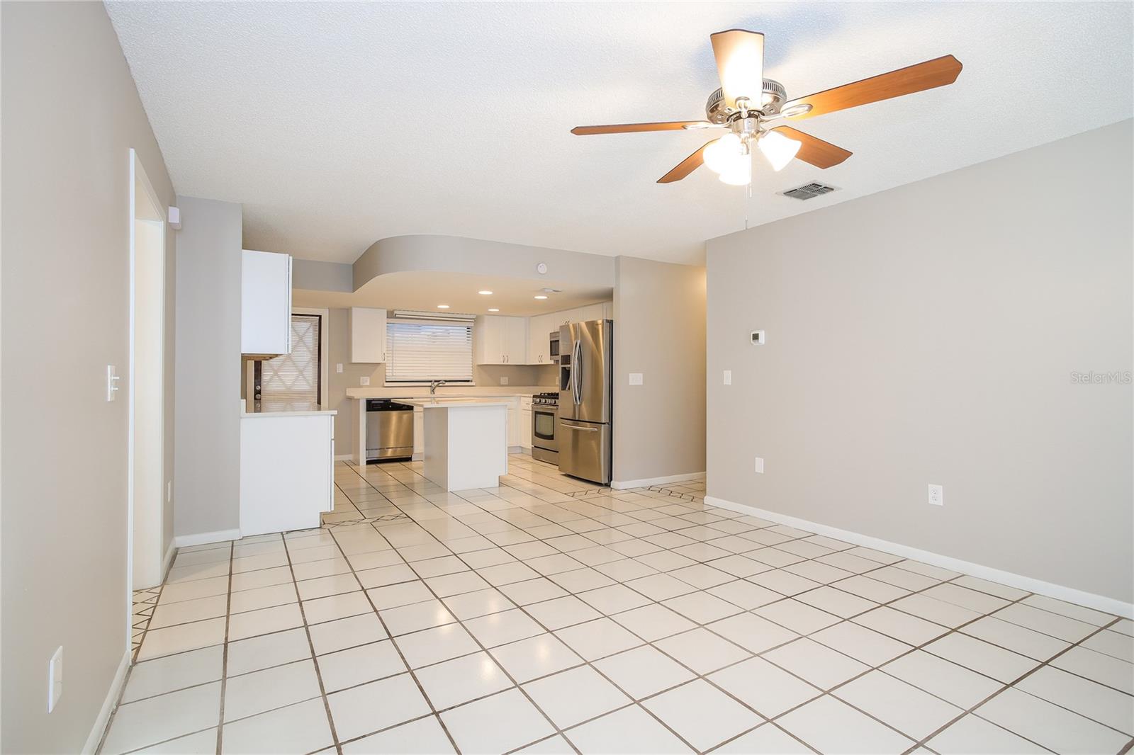 Image 2 of 16 For 1795 King Edward Drive