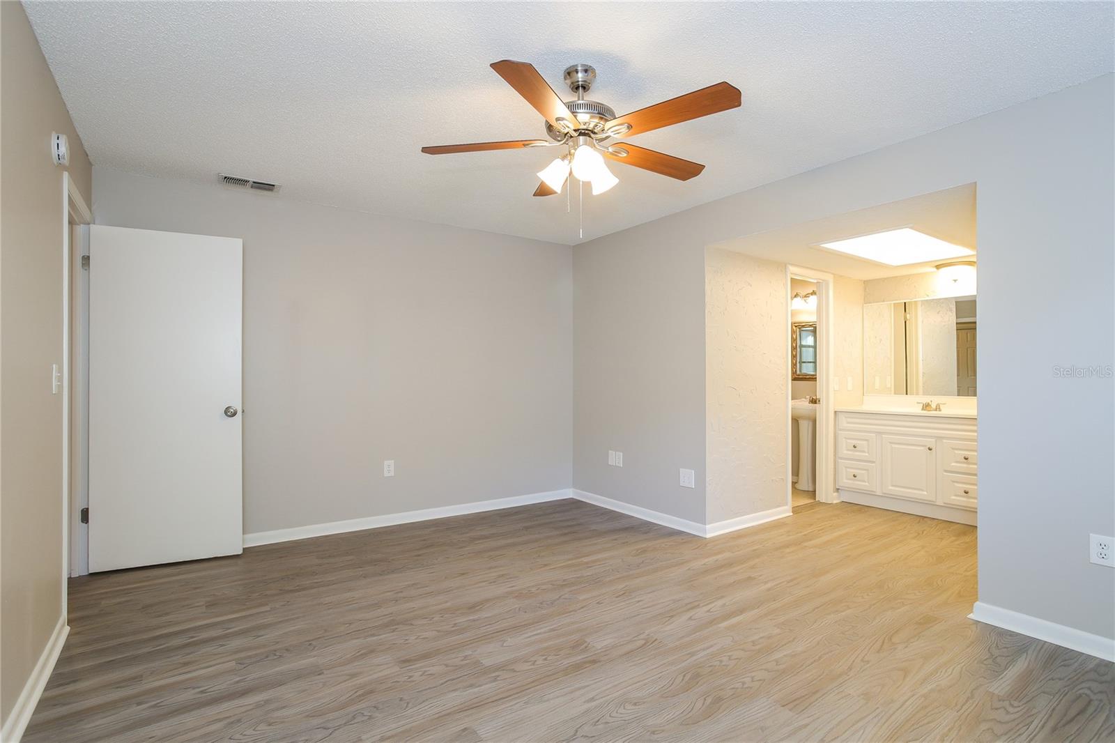 Image 7 of 16 For 1795 King Edward Drive