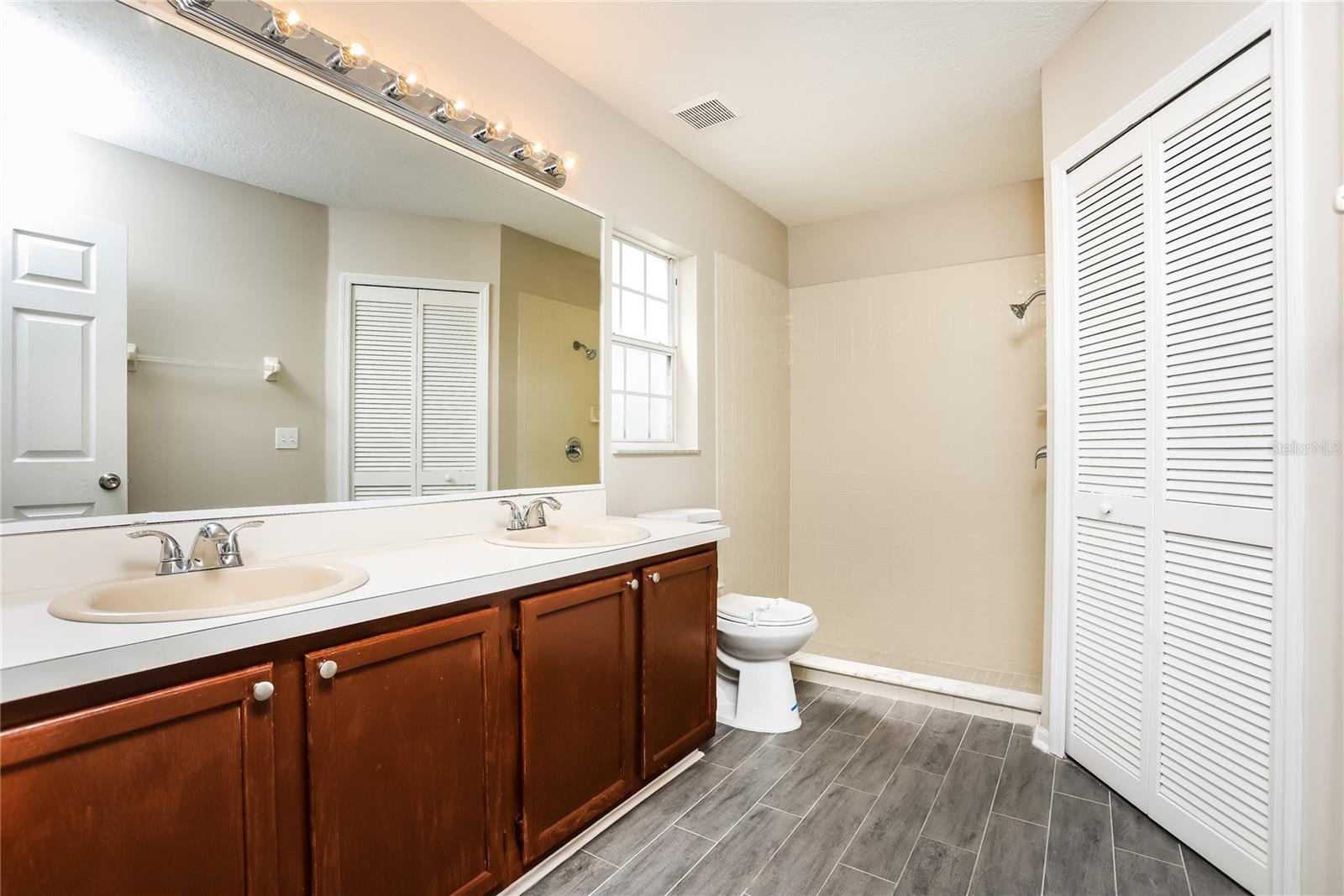 Image 13 of 17 For 2760 Grantham Court