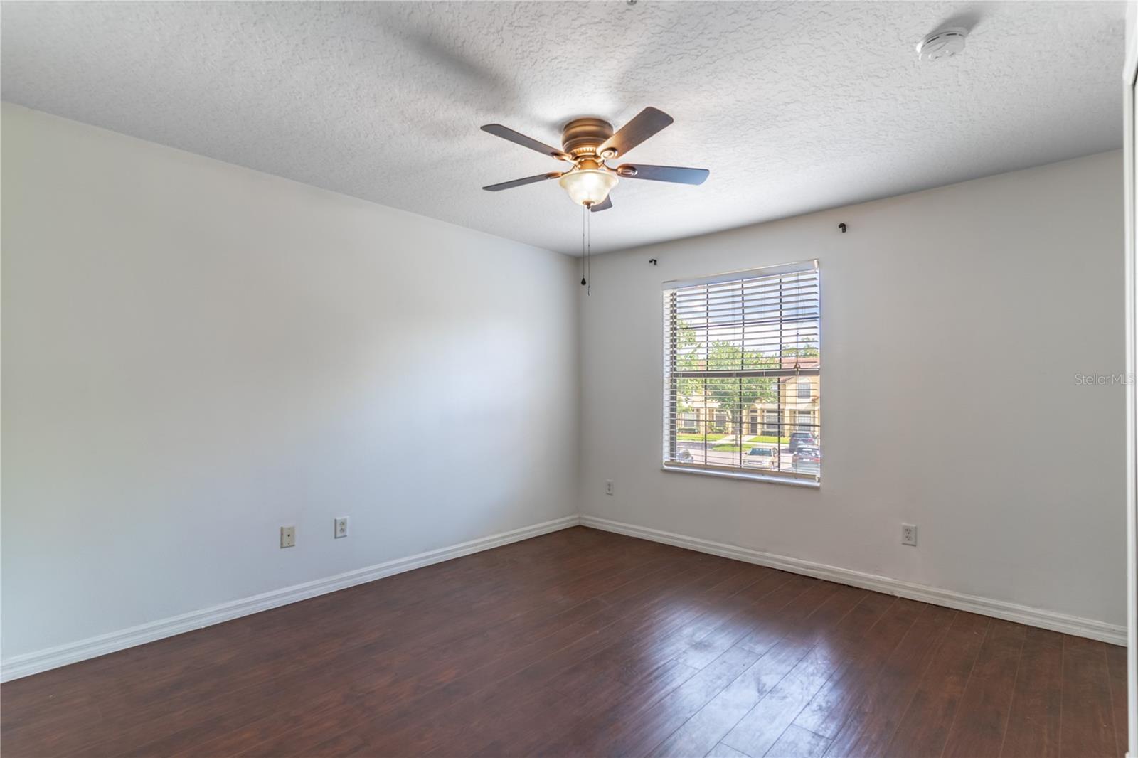 Image 17 of 26 For 6007 Scotchwood Glen 36