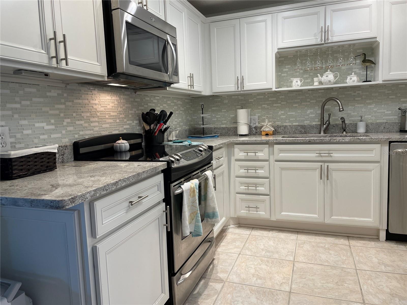Image 17 of 60 For 1621 Gulf Boulevard 1106
