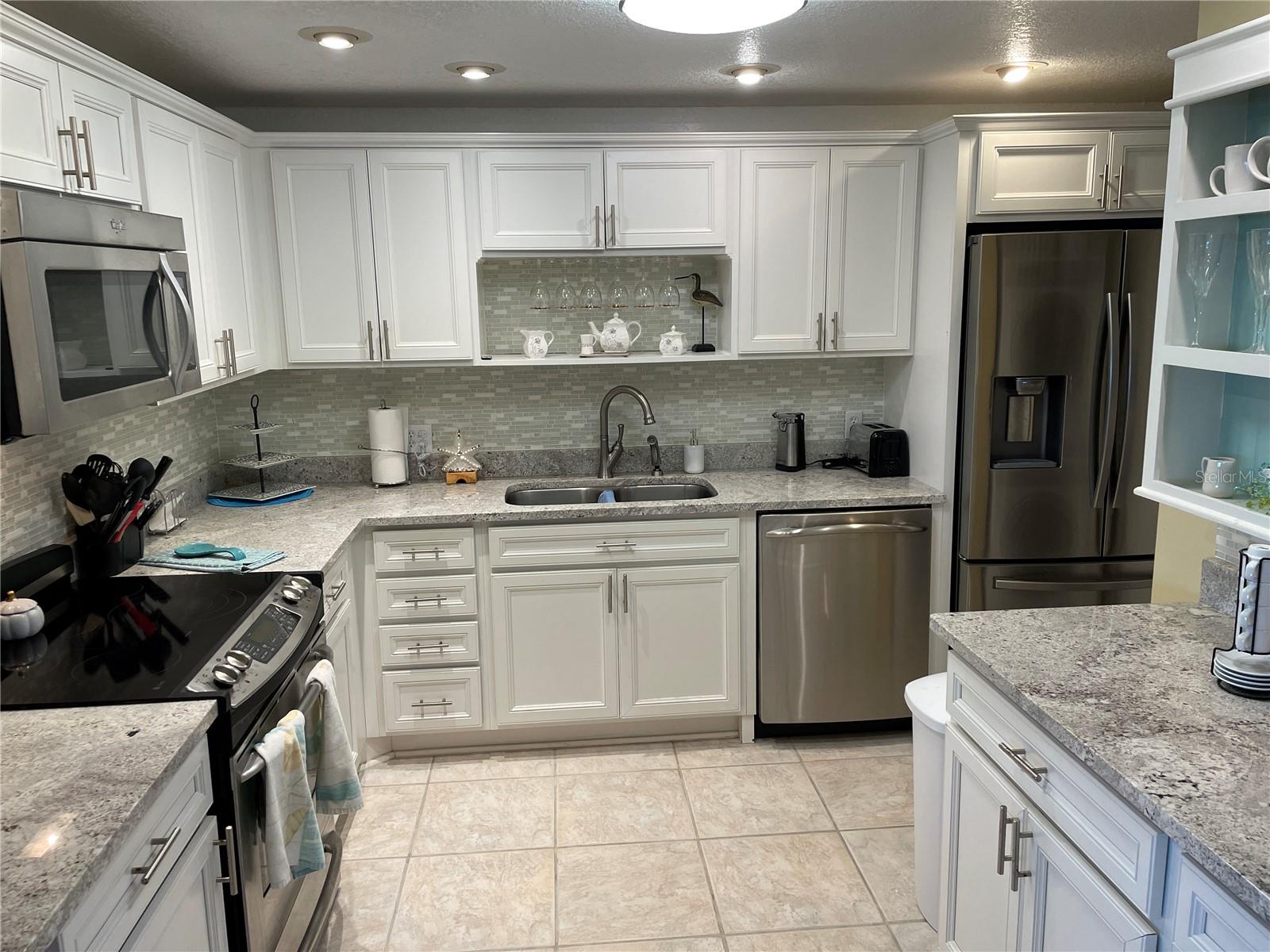 Image 21 of 60 For 1621 Gulf Boulevard 1106