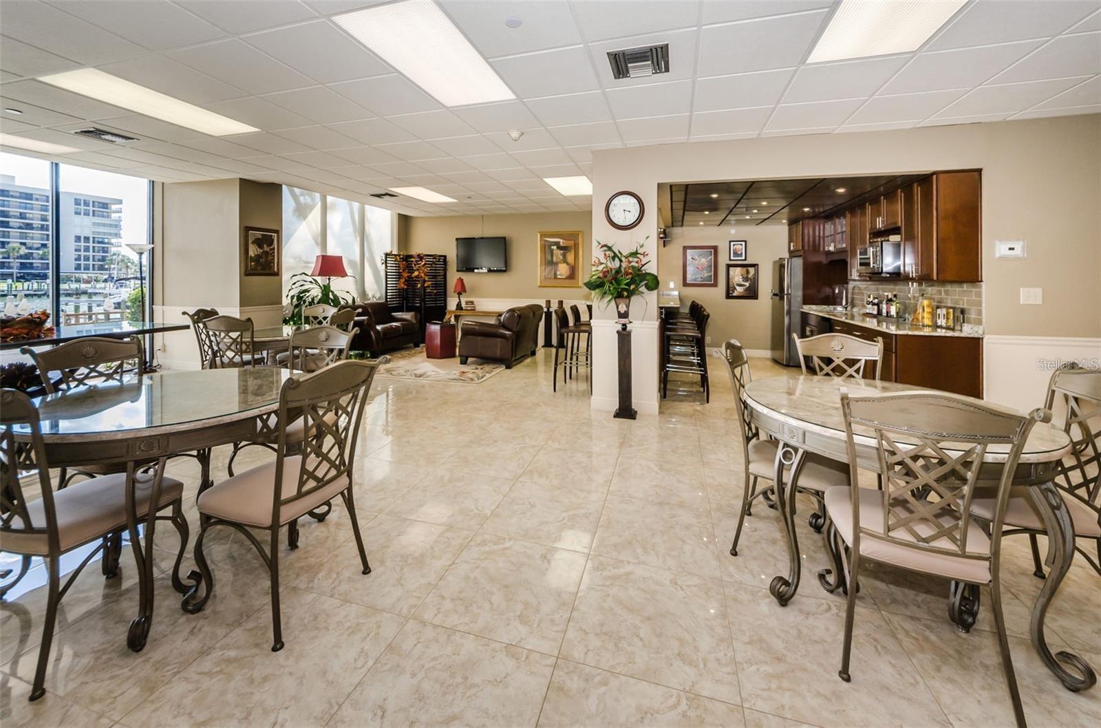 Image 46 of 60 For 1621 Gulf Boulevard 1106
