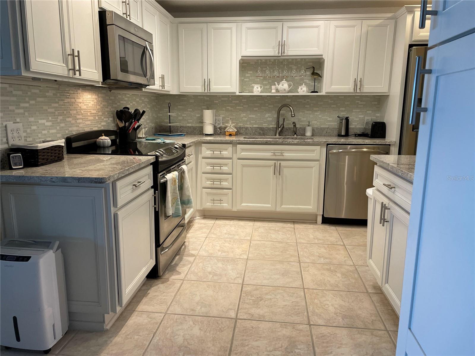 Image 8 of 60 For 1621 Gulf Boulevard 1106