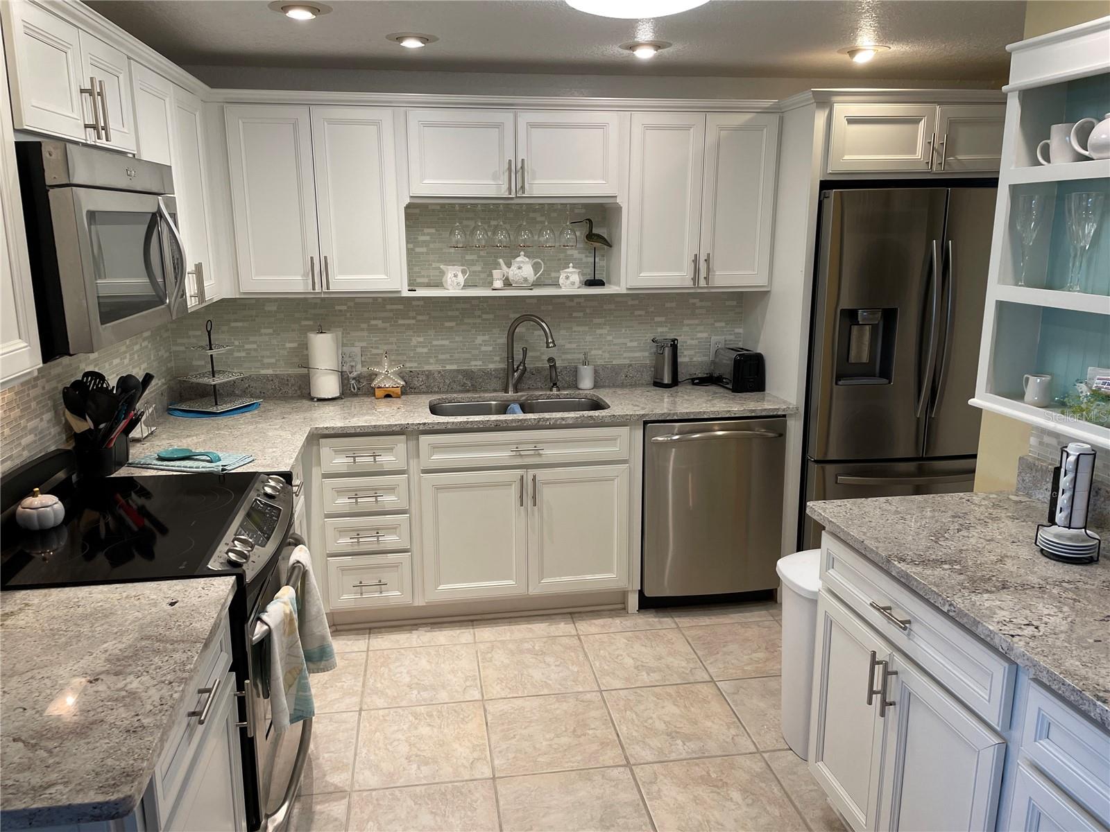 Image 9 of 60 For 1621 Gulf Boulevard 1106