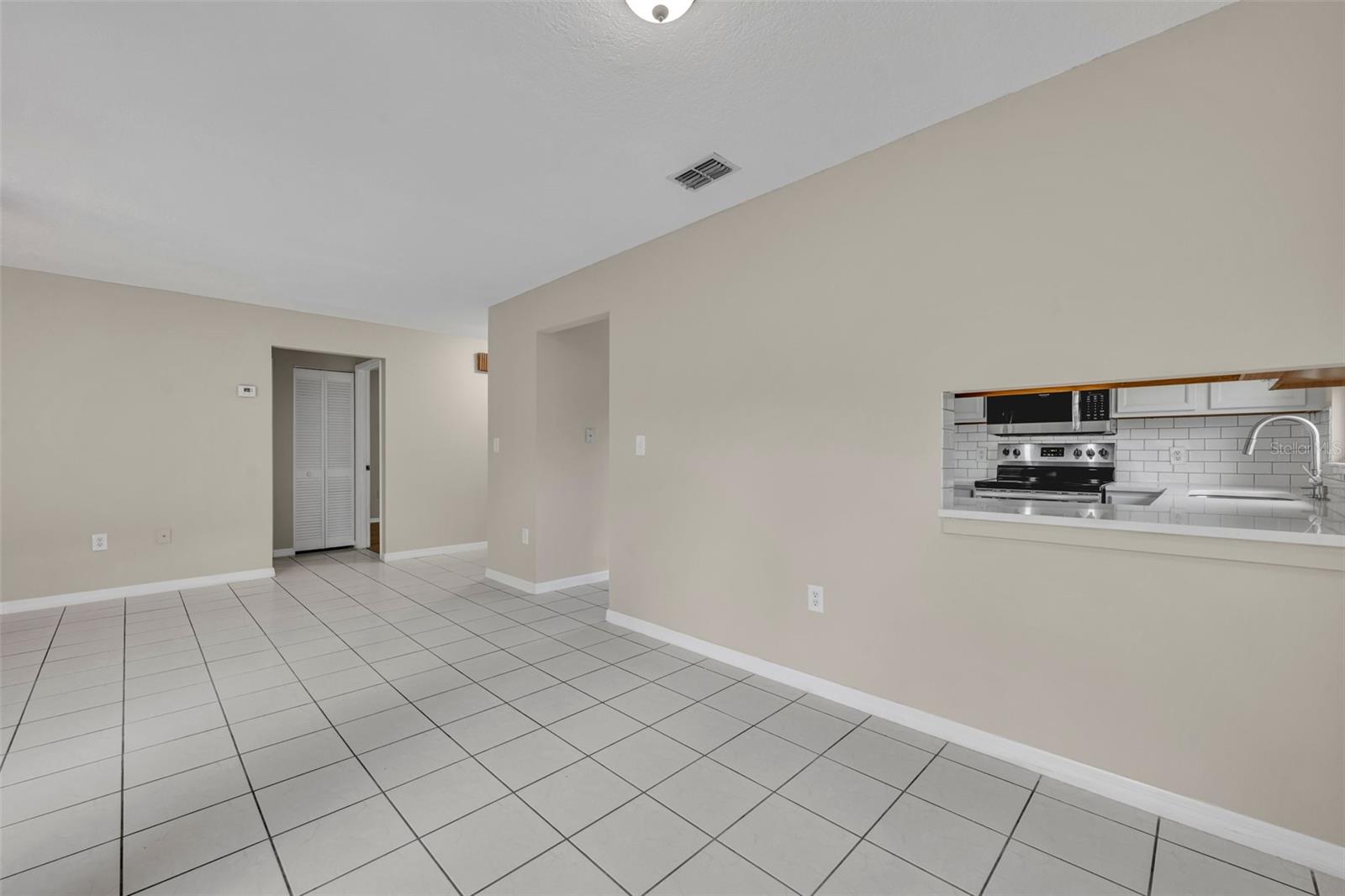 Image 11 of 27 For 557 Hunter Circle