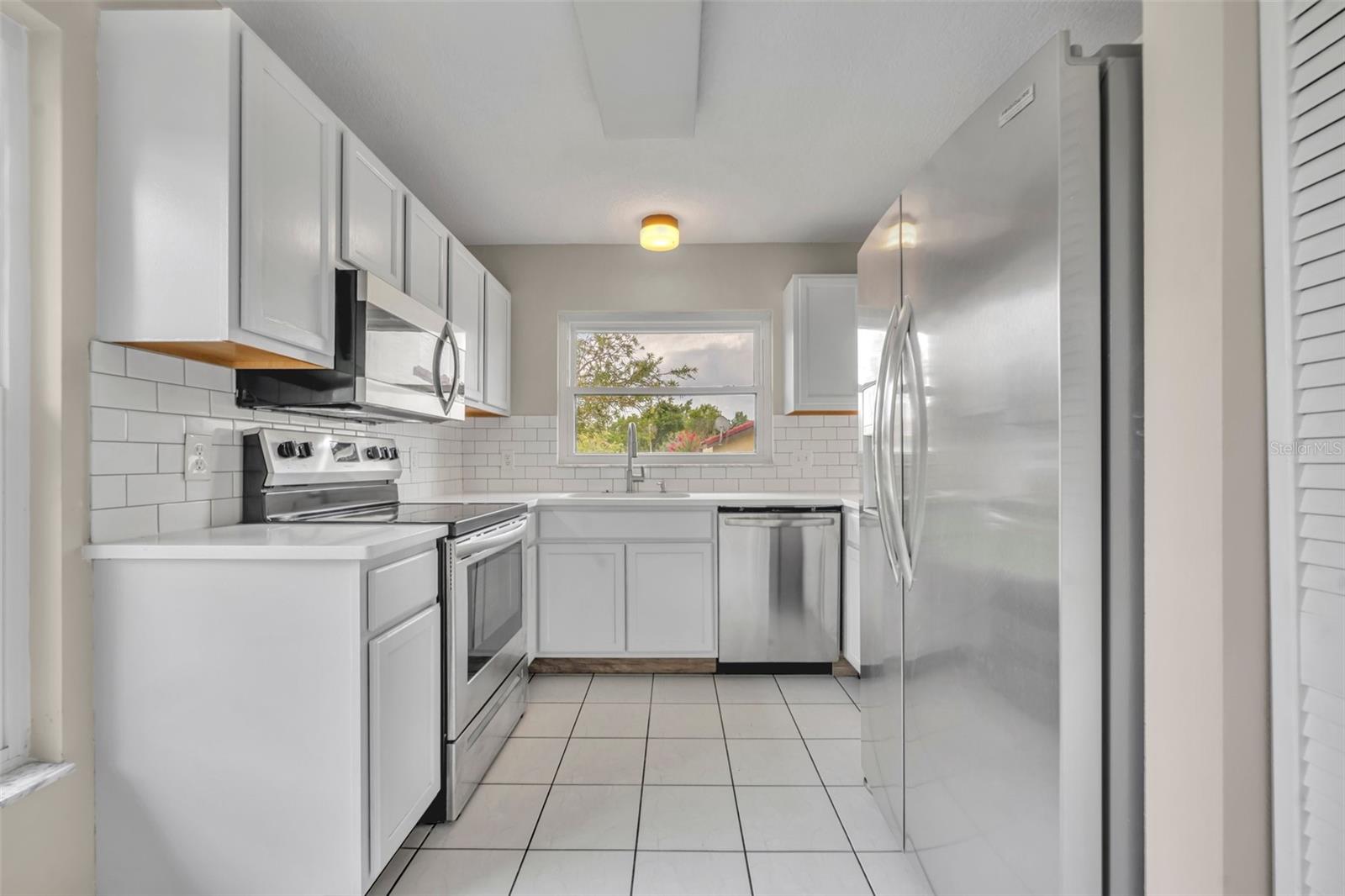Image 13 of 27 For 557 Hunter Circle