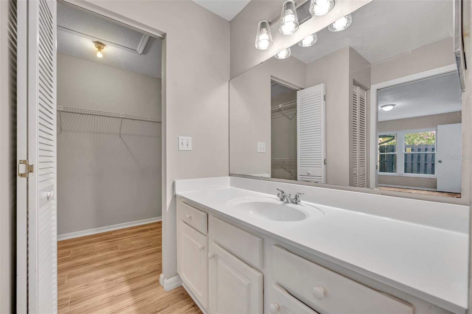 Image 21 of 27 For 557 Hunter Circle