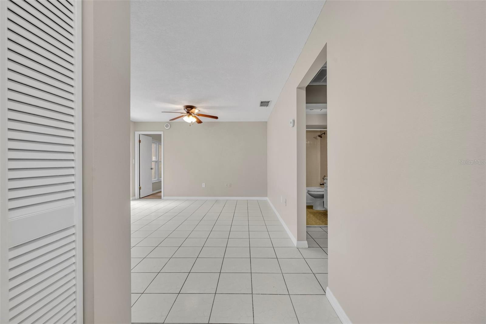 Image 5 of 27 For 557 Hunter Circle