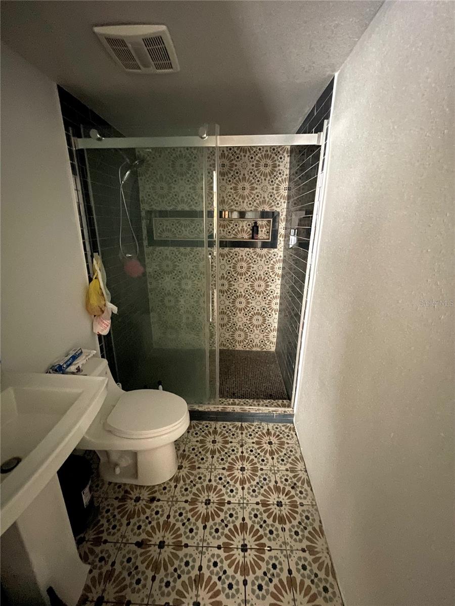 Listing photo id 7 for 63 Lake Wood Circle