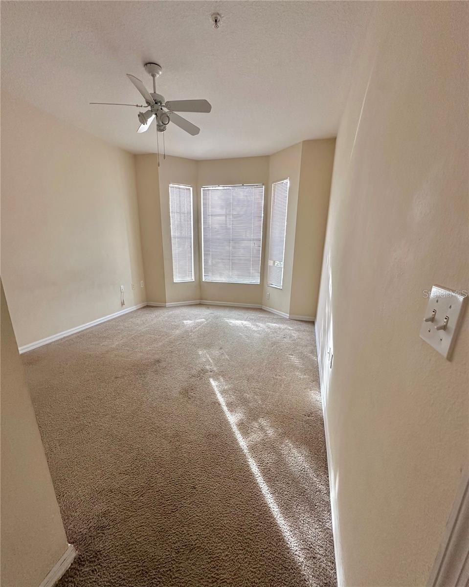 Image 16 of 28 For 5542 Metrowest Boulevard 211