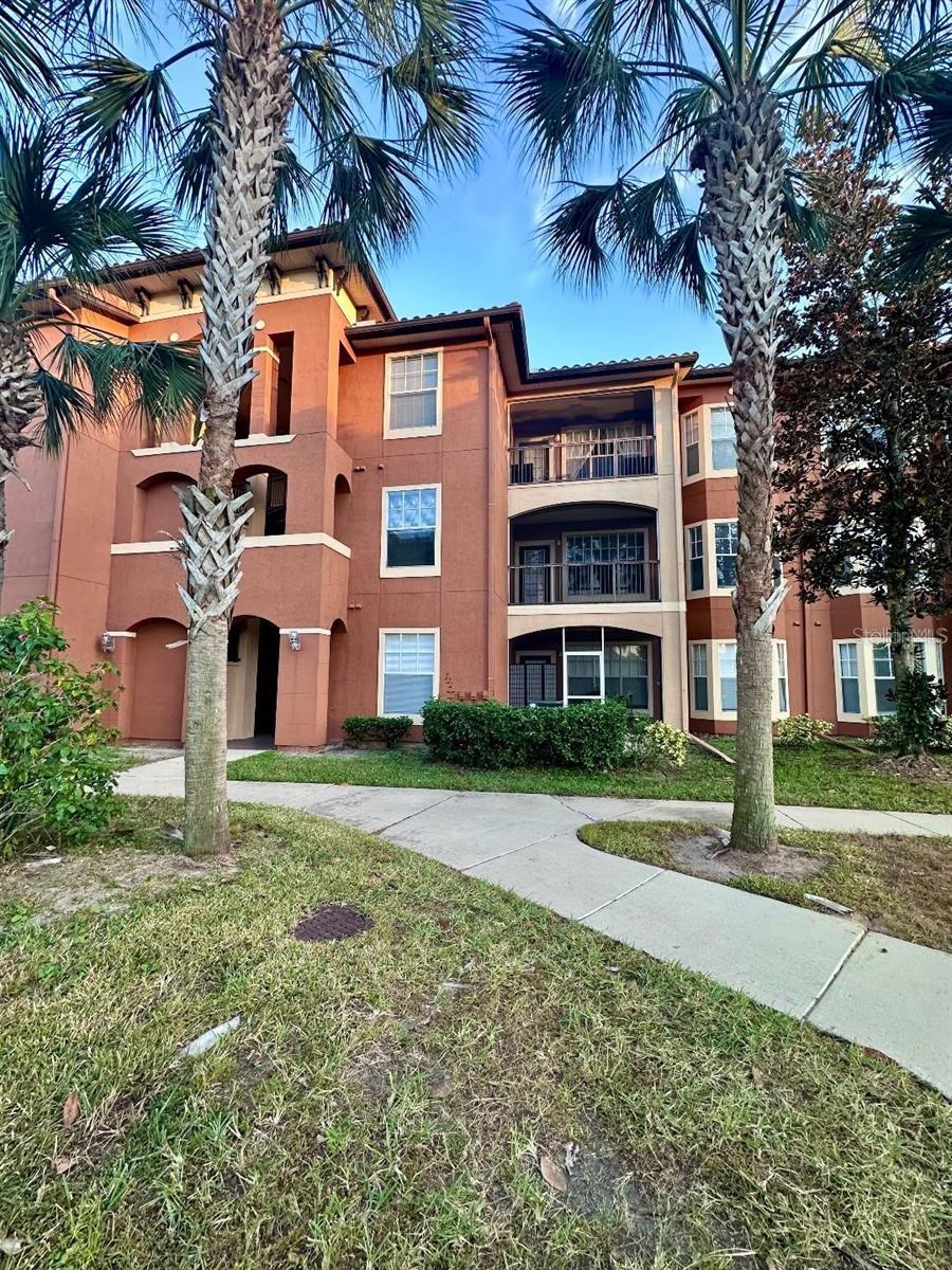 Image 3 of 28 For 5542 Metrowest Boulevard 211