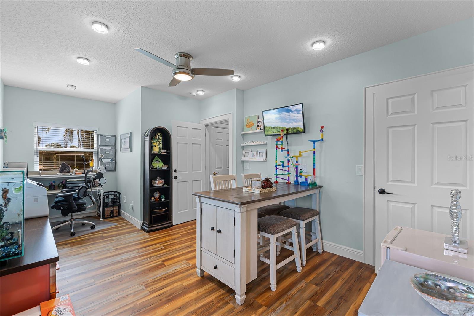 Image 23 of 49 For 1811 Missouri Avenue