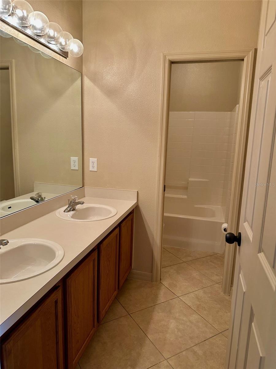 Image 22 of 35 For 1354 Knollwood Drive